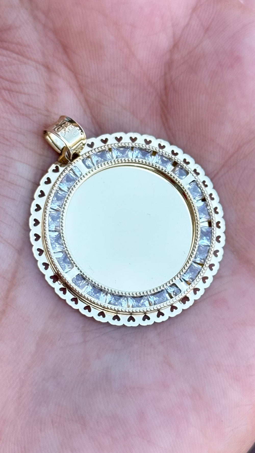 Medalla bisel corazones 3 cm personalizado Oro 10k
