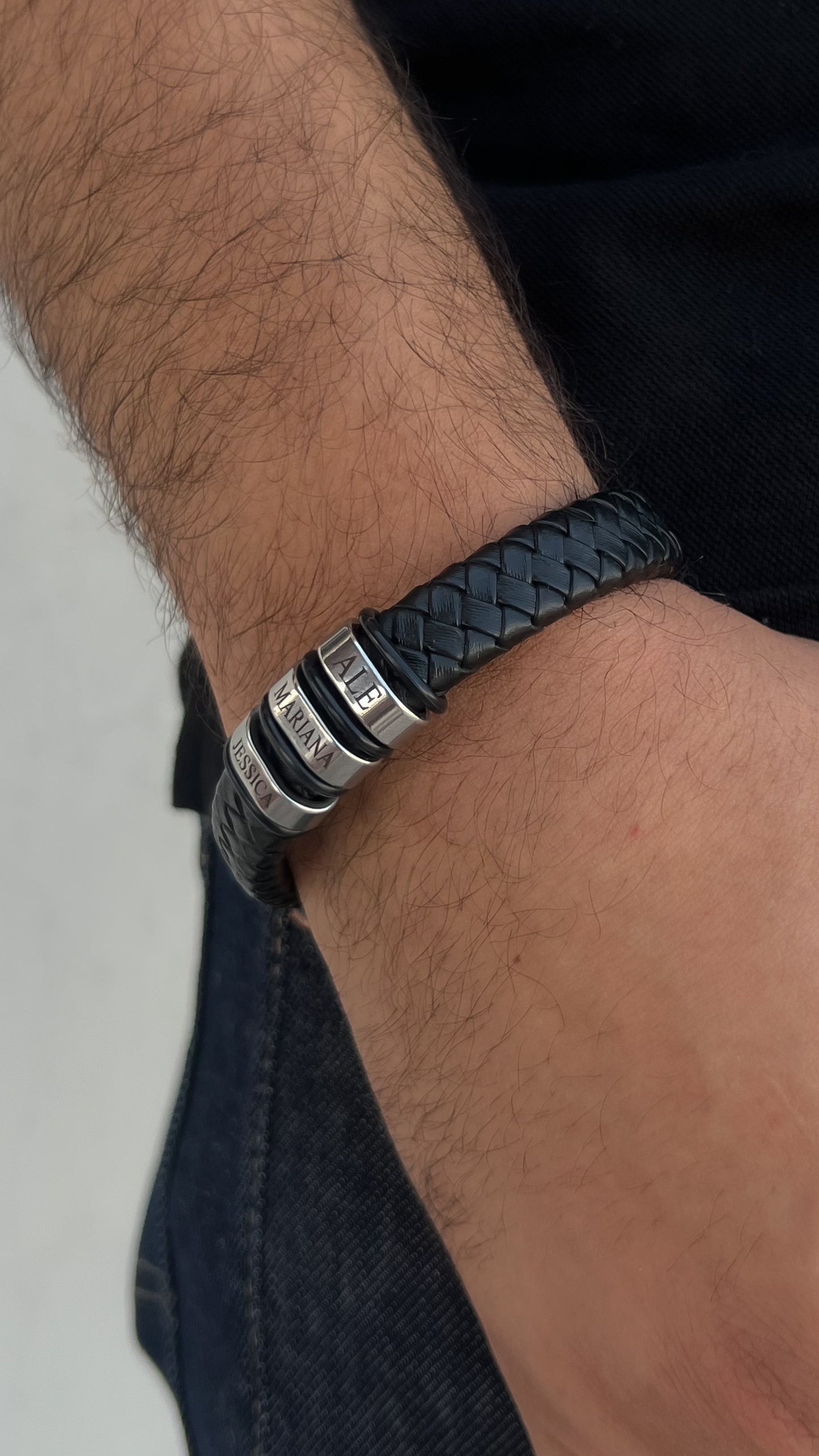 Pulsera para caballero con aros planos personalizada en acero