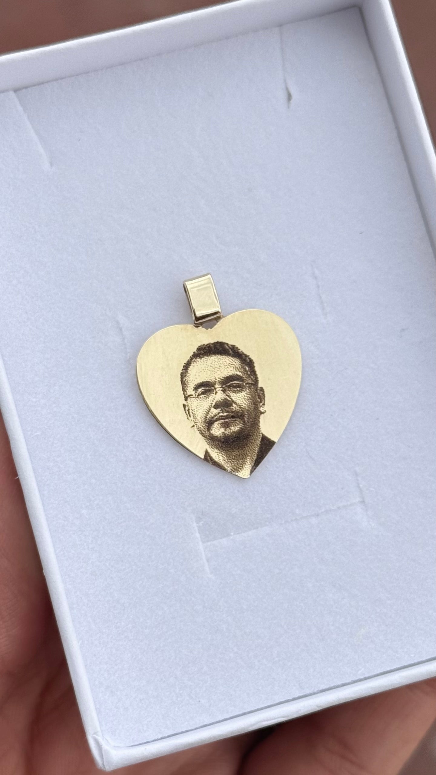 Collar o dije de corazón personalizado en Oro 10k
