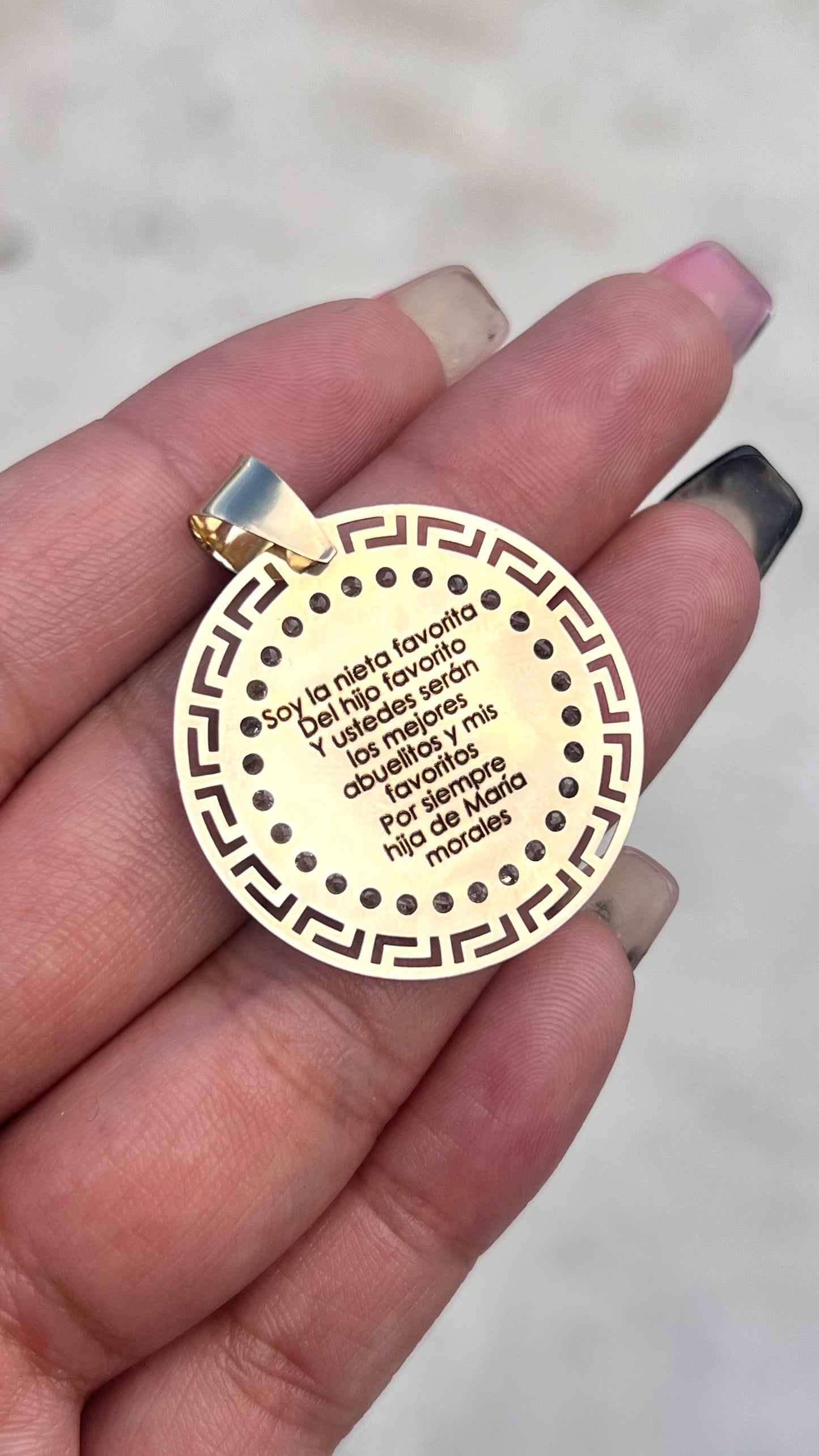 Dije Grecas con Foto Grabada – Oro 10k (2.9 cm)