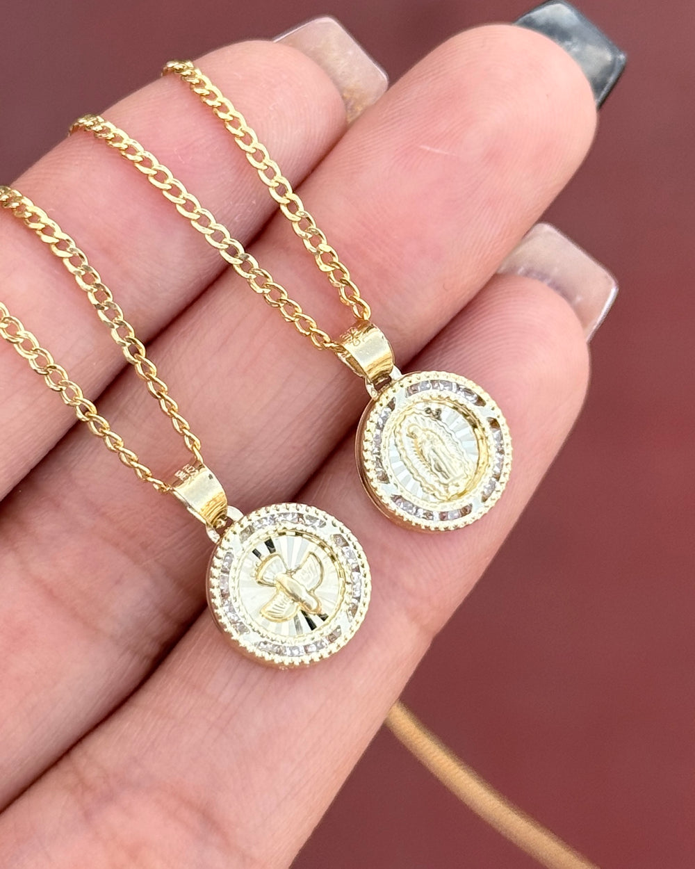 Cadena con medalla de Virgen Modelo círculo Oro 10k
