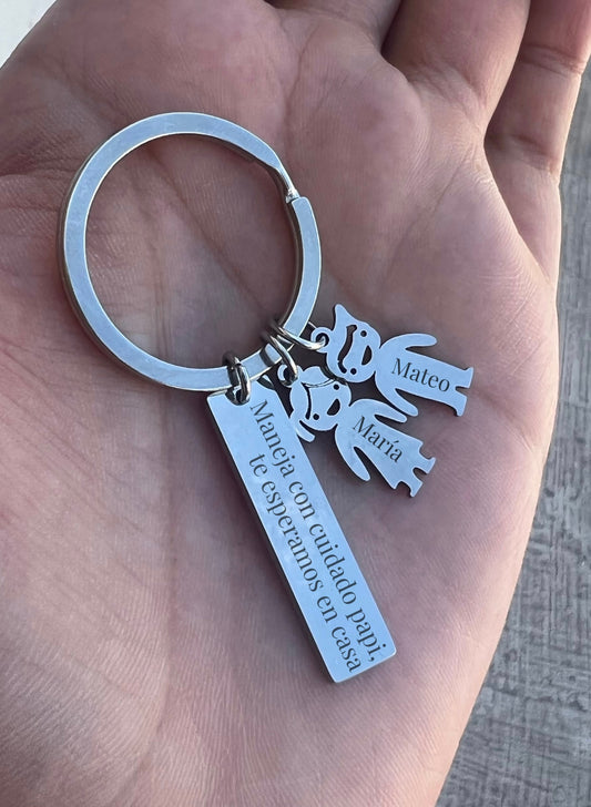 Llavero Drive personalizado con dije de niños