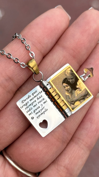 Collar Libro personalizado con foto acero inoxidable
