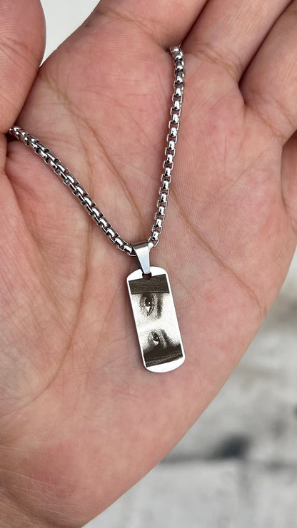 Cadena para caballero con mirada fotograbada – Acero inoxidable