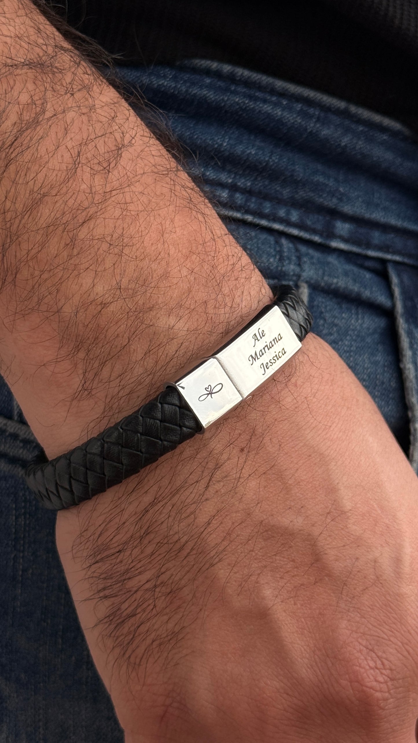 Pulso Alex – Acero Plateado Personalizado