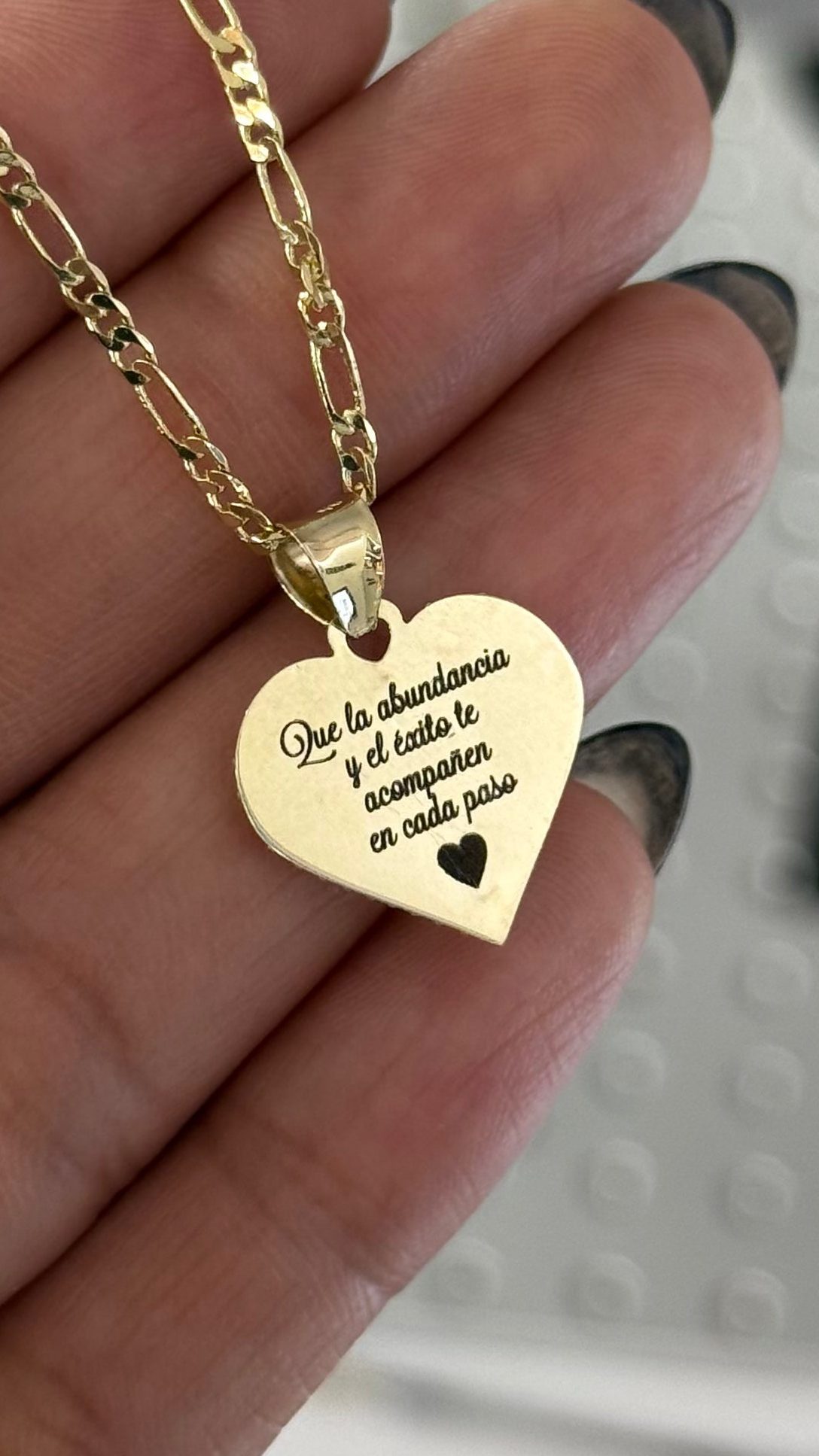 Medalla Virgen corazón Oro 10k - Personalizada / Cadena de regalo Chapa
