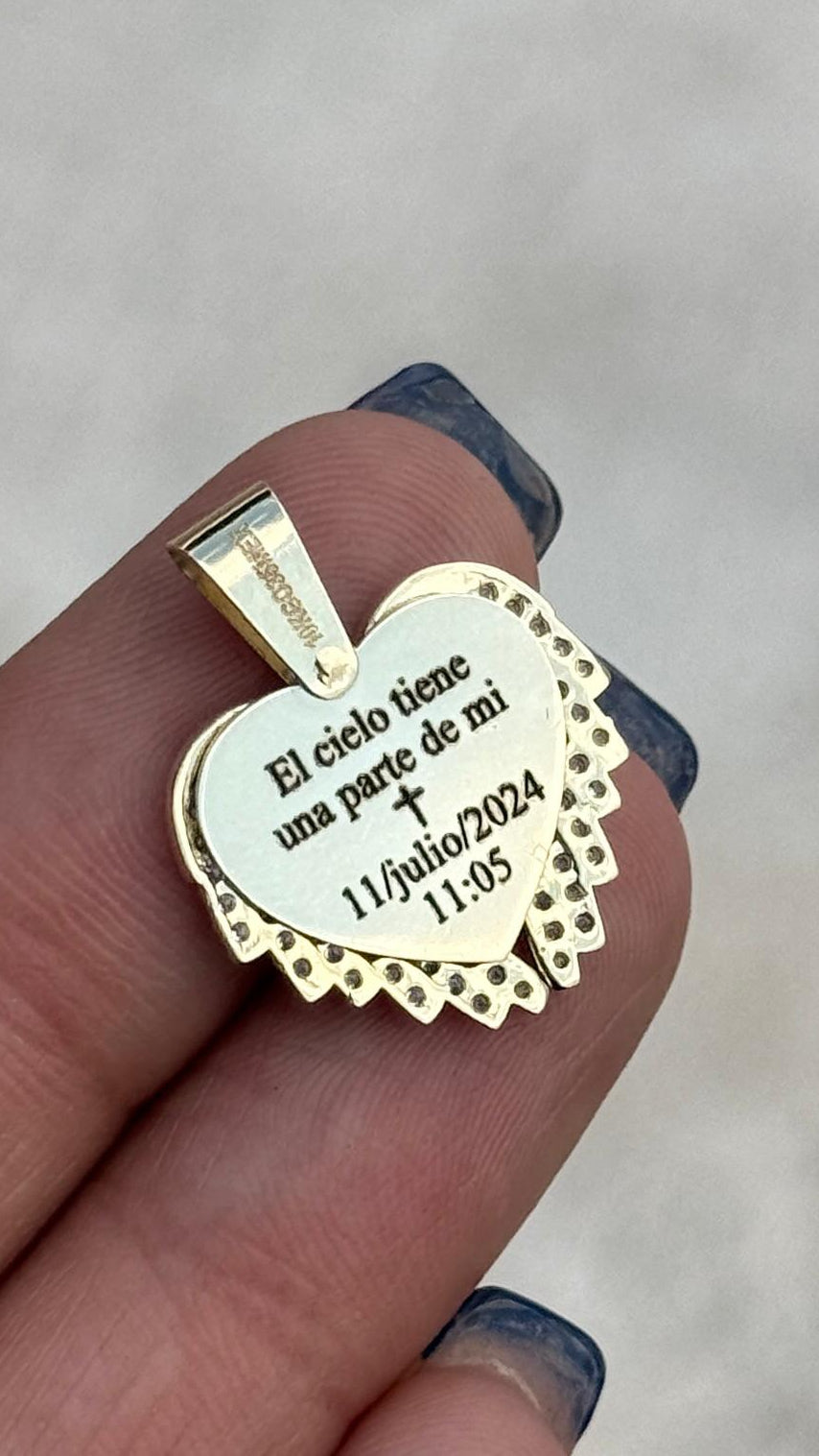 Dije Relicario Ángel personalizado en Oro 10k