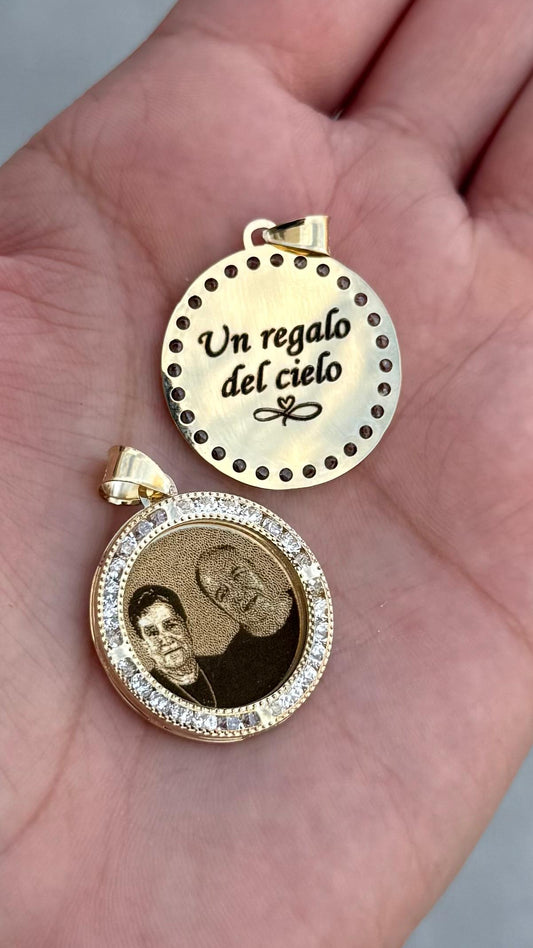 Medalla zirconia 2 cm en Oro 10k - Fotograbada
