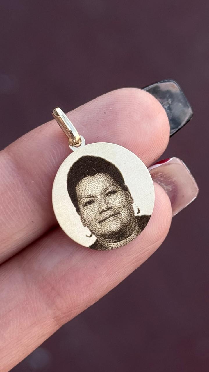 Dije 1.6 cm fotograbado en Oro 10k